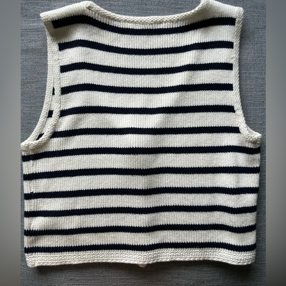 Abercrombie & Fitch Sleeveless Knit Striped Top - Picture 6 of 6